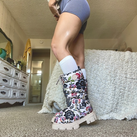 NWOT Farm Rio Quilted Puffer Platform Boots - Picture 2 of 5